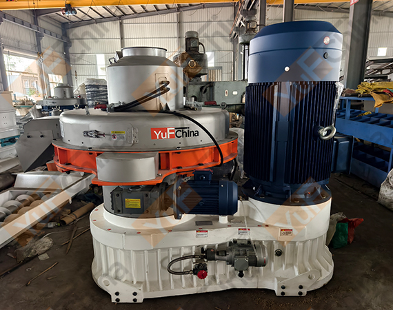 YKZ136 560 pellet mill loaded into container and shipped